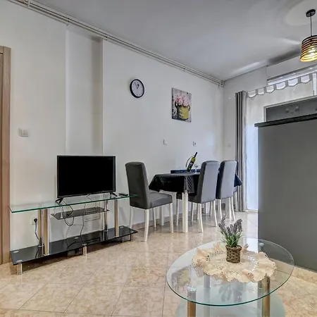 Kajfes A5 - One Bedroom With Terrace