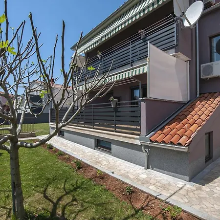 Apartment Kajfes A5 - One Bedroom With Terrace Valbandon